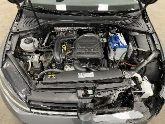 Volkswagen Golf 1.0 5-drs Navi Clima picture 14