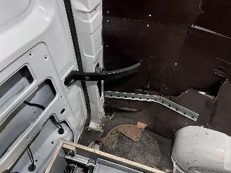 Volkswagen Crafter 2.0 TDI DSG L3H3  Airco picture 14