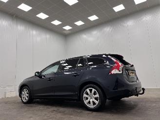 Volvo V-60 2.0 D2 Kinetic Navi Clima picture 3