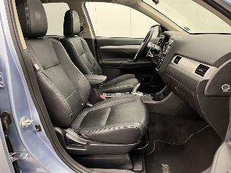 Mitsubishi Outlander 2.0 PHEV AWD Instyle+ Navi Clima picture 10