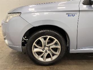 Mitsubishi Outlander 2.0 PHEV AWD Instyle+ Navi Clima picture 18
