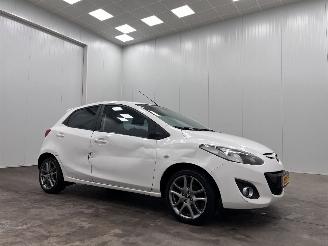 Damaged car Mazda 2 1.3 BIFUEL Navigator GT Navi Airco 2012/5