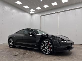 Auto incidentate Porsche Taycan 4S Performance Panoramadak 2021/1