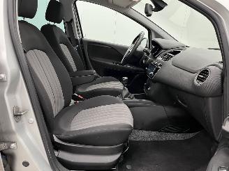 Fiat Punto Evo 0.9 TwinAir Sempre 5-drs Navi Clima picture 9