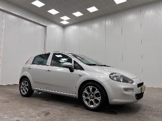 Damaged car Fiat Punto Evo 0.9 TwinAir Sempre 5-drs Navi Clima 2017/11