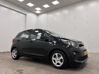 damaged passenger cars Kia Picanto 1.0 CVVT ComfortLine 5-drs Airco 2017/4