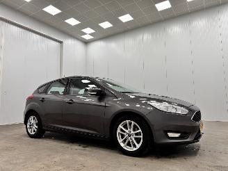 Schadeauto Ford Focus 1.0 Edition 5-drs Navi Airco 2017/9