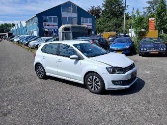 krockskadad bil auto Volkswagen Polo Polo V (6R) Hatchback 1.4 TDI (CUSA(Euro 6)) [55kW] 2015/11