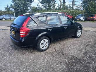 Kia Cee d Cee\'d Sporty Wagon (EDF) Combi 1.6 CVVT 16V (G4FC) [93kW] picture 4