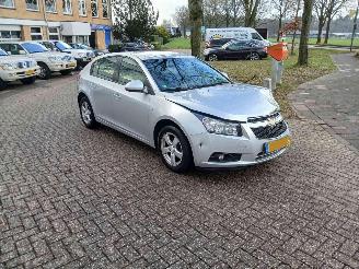 Damaged car Chevrolet Cruze Cruze (305) Hatchback 1.6 16V VVT (LDE) [91kW] 2012/12