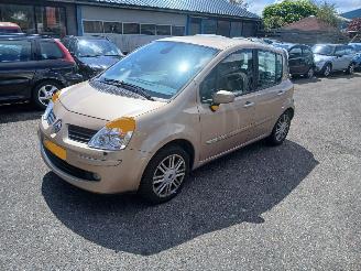 Auto incidentate Renault Modus Modus/Grand Modus (JP) MPV 1.6 16V (K4M-791) [82kW] 2005/7