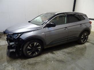 Coche siniestrado Opel Grandland 1.2 THP 2019/11
