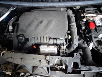 Peugeot 5008 1.2 THP picture 5