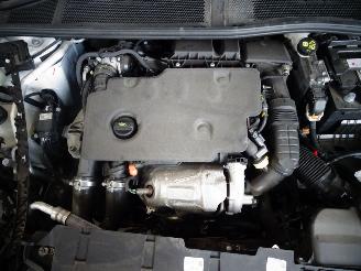 Peugeot 308 1.5 HDI AUTOMAAT picture 6