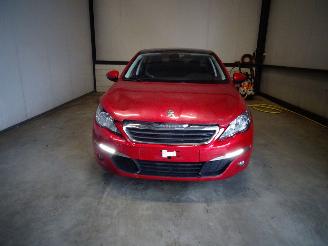 Peugeot 308 1.2 THP picture 3