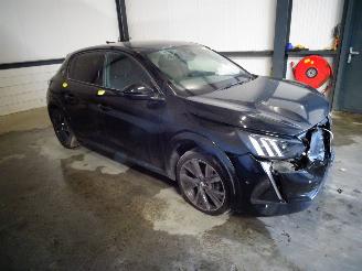 demontáž osobní automobily Peugeot 208 1.2 THP 2021/12