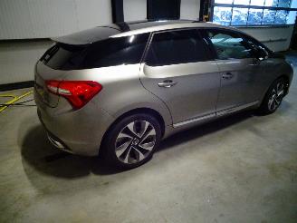 Citroën DS5 2.0 HDI HYBRIDE picture 3