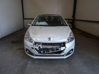 Peugeot 208 1.6 BLUE HDI picture 4