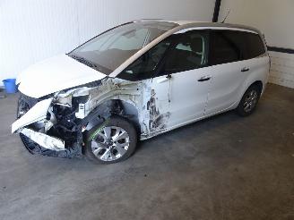 Citroën C4-picasso 1.2 THP AUTOMAAT picture 3