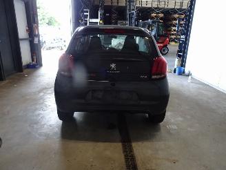 Peugeot 108  picture 2