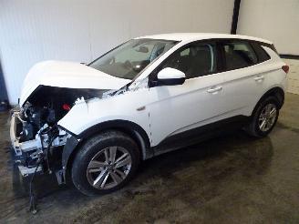 Uttjänta bilar auto Opel Grandland 1.2 TURBO 2018/10