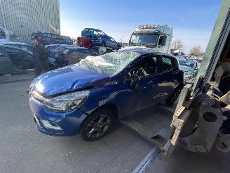 demontáž osobní automobily Renault Clio 0,9 TCE GT line 2016/1