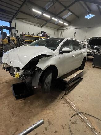 demontáž osobní automobily Peugeot 308 308 sw 1.6 ehdi 2015/1