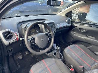 Peugeot 108 1.0 VTI picture 5