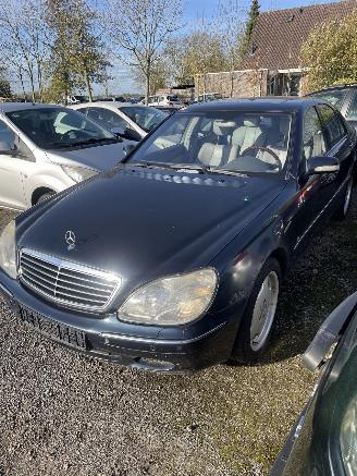 Coche siniestrado Mercedes S-klasse S500 v8 2000/1