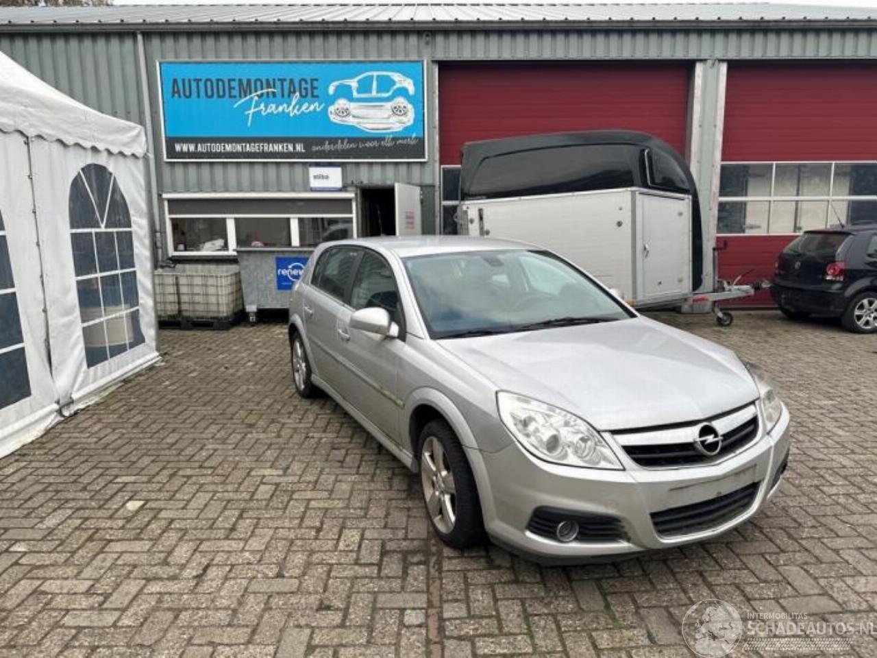 Opel Signum Signum (F48), Hatchback 5-drs, 2003 / 2008 2.2 direct 16V