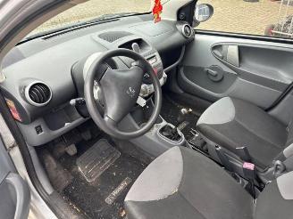 Peugeot 107 107, Hatchback, 2005 / 2014 1.0 12V picture 4