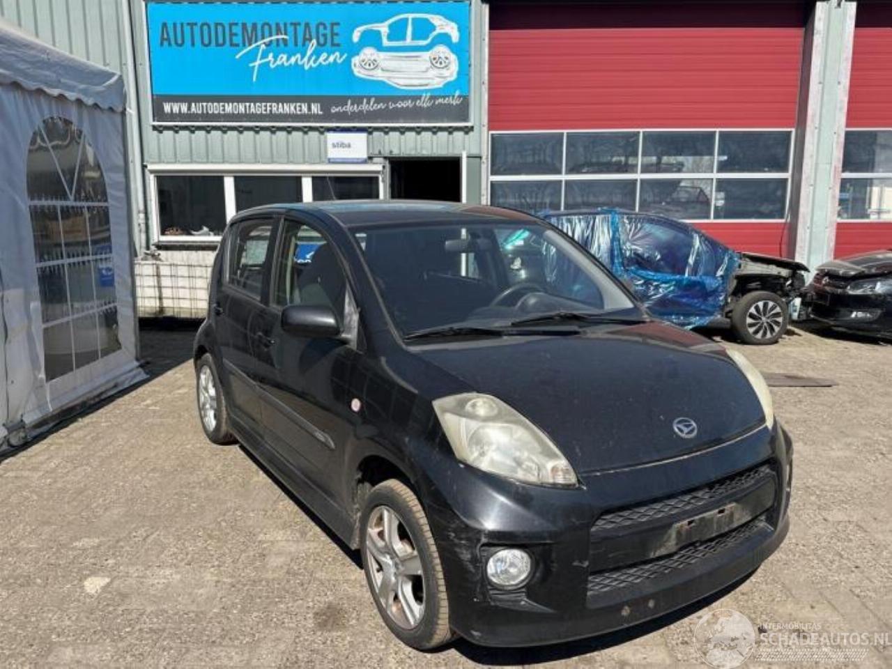 Daihatsu Sirion Sirion 2 (M3), Hatchback, 2005 1.3 16V DVVT