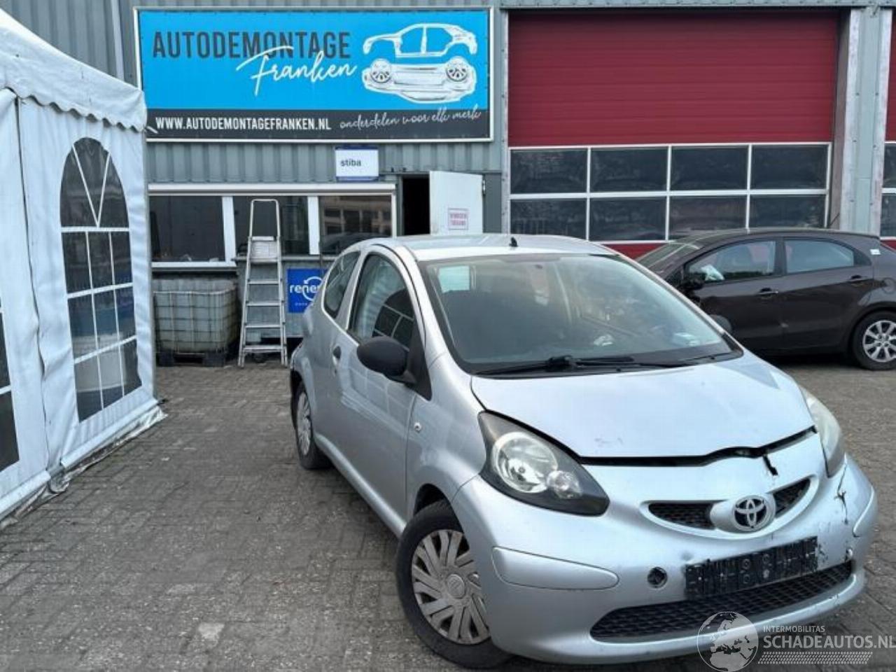 Toyota Aygo Aygo (B10), Hatchback, 2005 / 2014 1.0 12V VVT-i