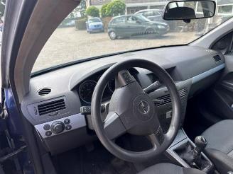 Opel Astra Astra H (L48), Hatchback 5-drs, 2004 / 2014 1.6 16V Twinport picture 4