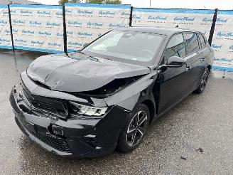 damaged passenger cars Opel Astra Sports Tourer GS 1.2 Turbo (96 KW) 360° | Sitzh. 2025/2