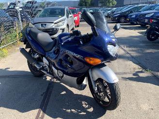 krockskadad bil motor Suzuki Metropolis  2004/4