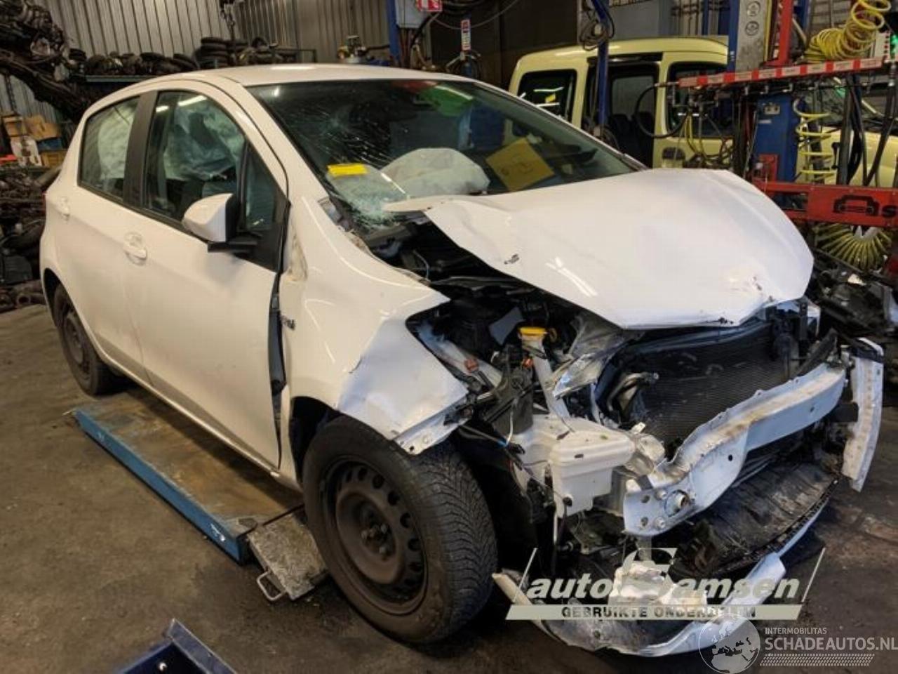 Toyota Yaris Yaris III (P13), Hatchback, 2010 / 2020 1.5 16V Hybrid