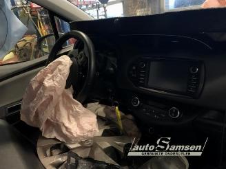 Toyota Yaris Yaris III (P13), Hatchback, 2010 / 2020 1.5 16V Hybrid picture 5