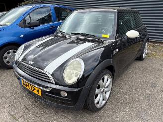 Damaged car Mini Mini  2001/1