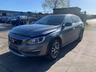 demontáž osobní automobily Volvo V-60 V60 Cross Country I (FZ), Combi, 2010 / 2018 2.0 D4 16V 2016/1