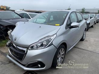 demontáž osobní automobily Peugeot 208 208 I (CA/CC/CK/CL), Hatchback, 2012 / 2019 1.2 Vti 12V PureTech 82 2017/10