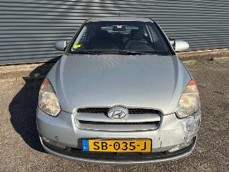 Hyundai Accent  picture 6