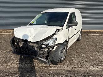krockskadad bil auto Volkswagen Caddy  2015/8