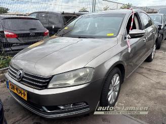 Vrakbiler auto Volkswagen Passat Passat (362), Sedan, 2010 / 2014 1.4 TSI 16V 2012/3