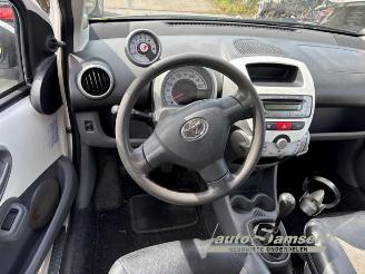 Toyota Aygo Aygo (B10), Hatchback, 2005 / 2014 1.0 12V VVT-i picture 16