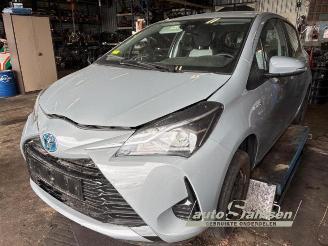 Salvage car Toyota Yaris Yaris III (P13), Hatchback, 2010 / 2020 1.5 16V Hybrid 2018/12