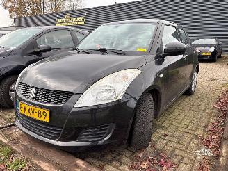Schadeauto Suzuki Swift  2013/8