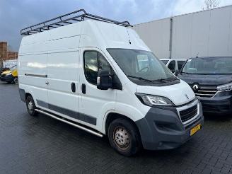 krockskadad bil bedrijf Peugeot Boxer 2.0 BLUEHDI 96KW L3H3  MAXI KLIMA EURO6 2016/11