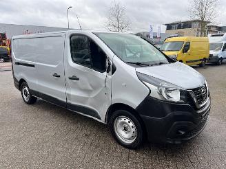 krockskadad bil bedrijf Renault Trafic NV300 1.6 DCI 88KW L2H1 LANG KLIMA EURO6 2020/8