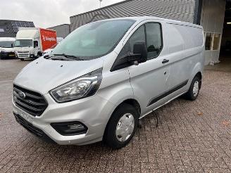 krockskadad bil bedrijf Ford Transit Custom 2.0 TDCI  L1H1 AIRCO KLIMA 115000KM 2020/6